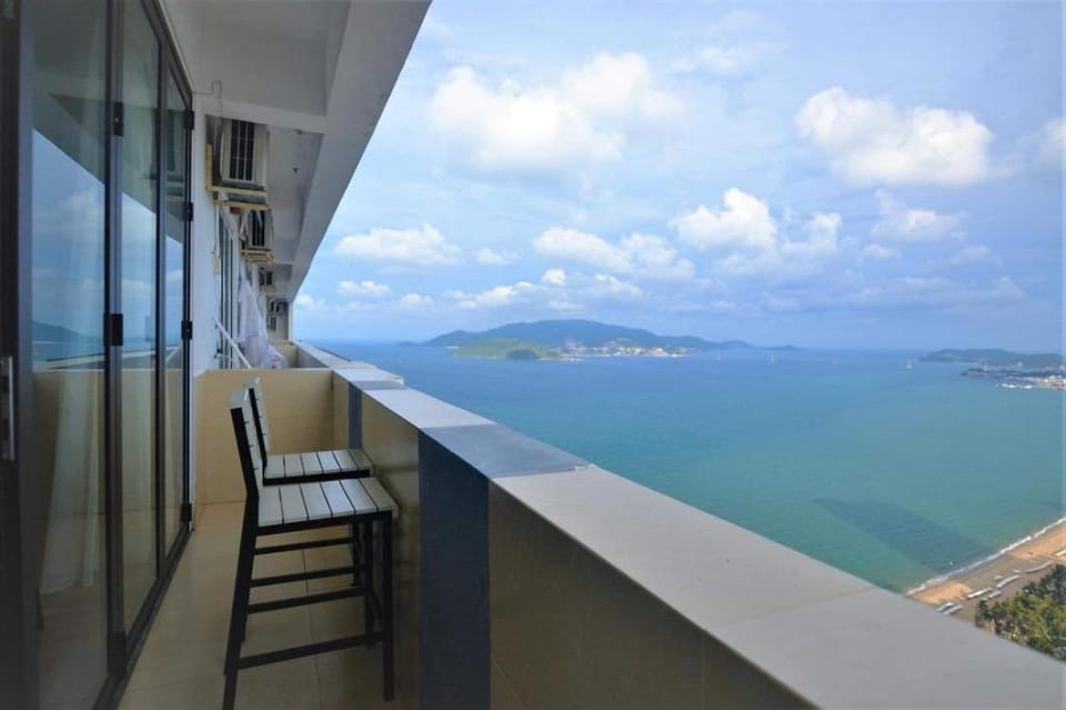 The Moonlight: Penthouse Mường Thanh 60 Trần Phú Apartment in Nha Trang