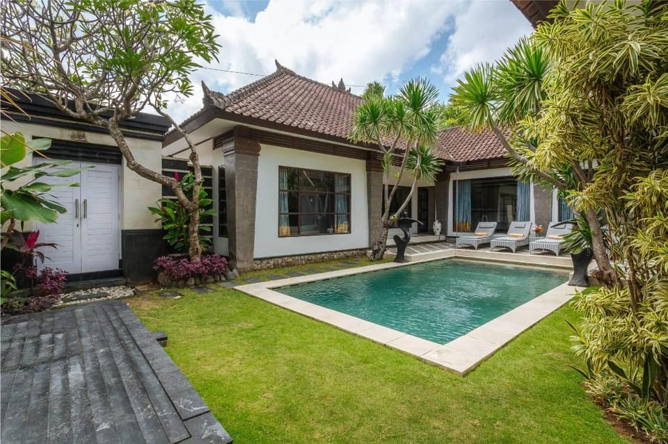 Villa Aramis, 4 Bedrooms Usage Villa in North Kuta
