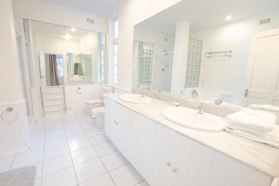 King Suite Ocean View Apartment in Durban