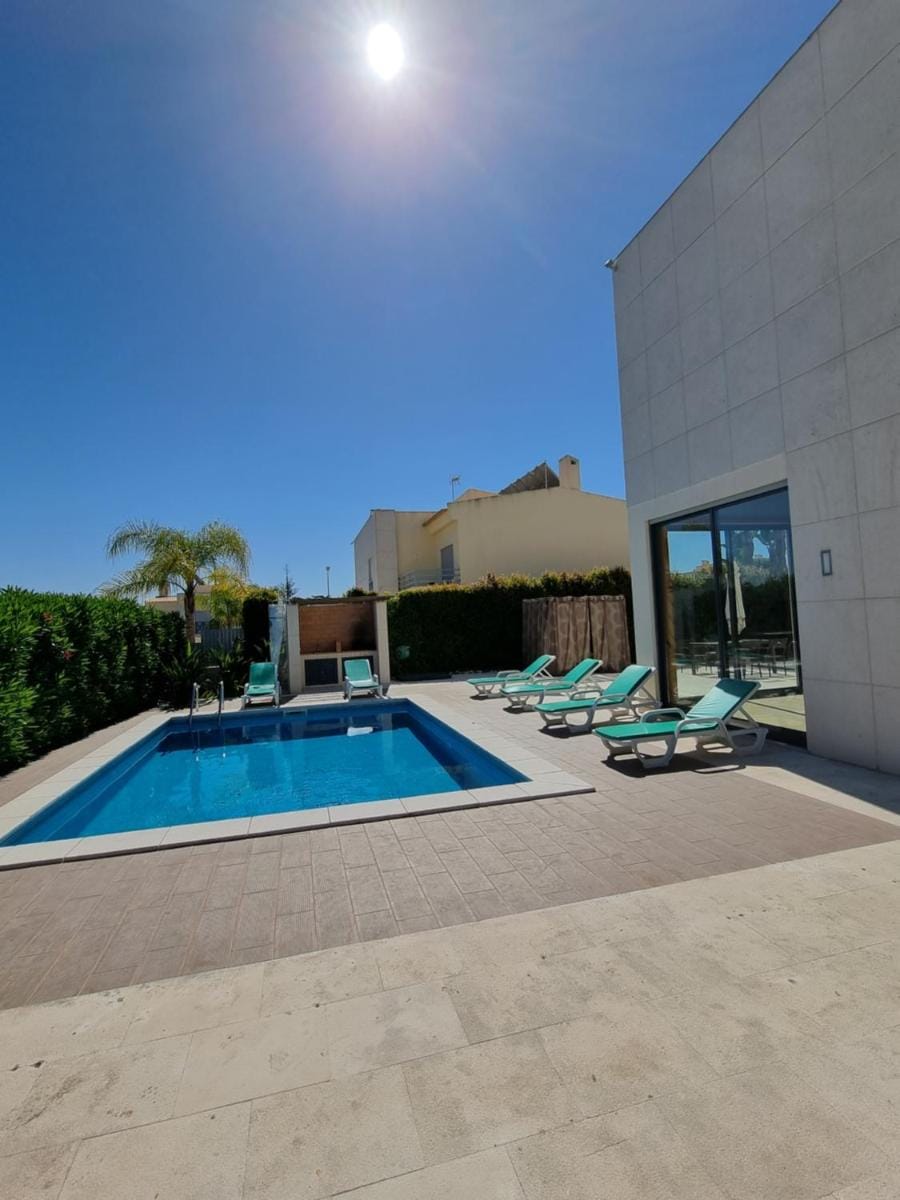Luxury city Villa Olivia 10 - 15 min to the Beach Oura, private swimming pool Villa in Albufeira