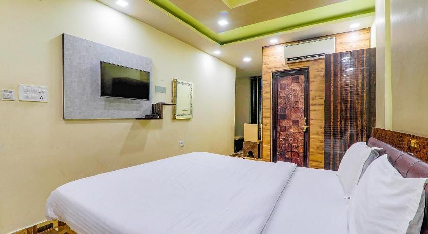 FabHotel GMC Grand Hotel in Lucknow