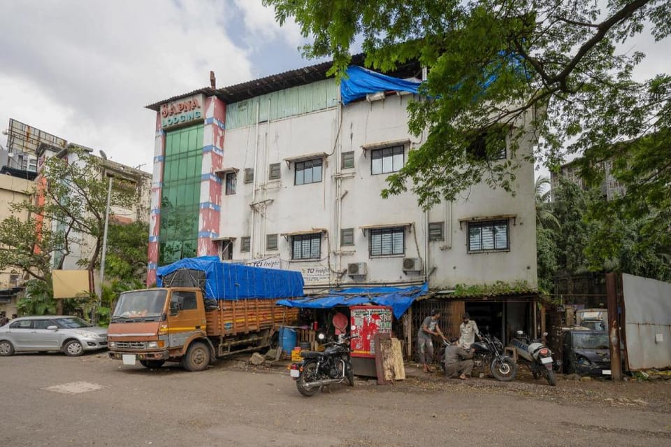 Collection O Sapna Hotel in Mumbai