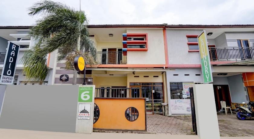 Radio Backpacker Guesthouse Syariah Hotel in Bandung