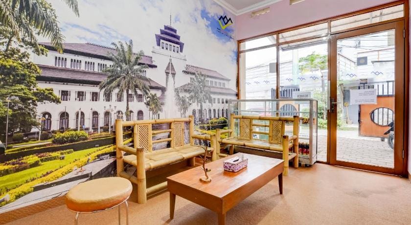 Radio Backpacker Guesthouse Syariah Hotel in Bandung