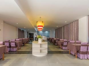 GreenTree Alliance Hotel Xishuangbanna Xuanwei Avenue Hotel in Laos
