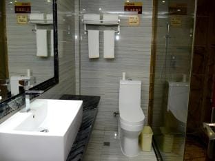 GreenTree Alliance Hotel Xishuangbanna Xuanwei Avenue Hotel in Laos
