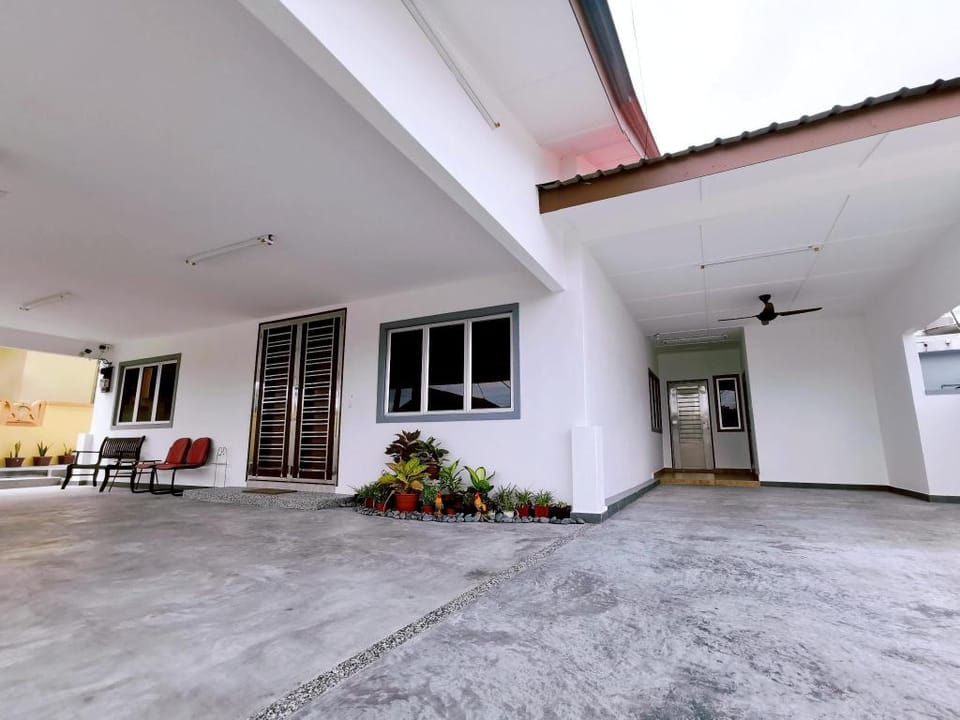 Stay Inn Sikamat (pls contact host) Vacation rental in Negeri Sembilan, Malaysia
