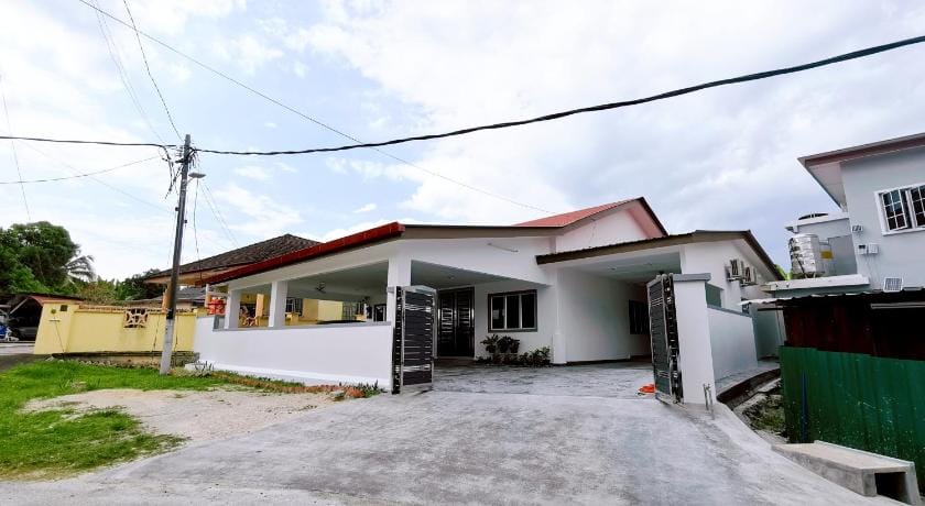 Stay Inn Sikamat (pls contact host) Vacation rental in Negeri Sembilan, Malaysia