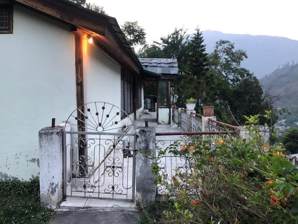 Barda Estate Tirthan Villa in Himachal Pradesh