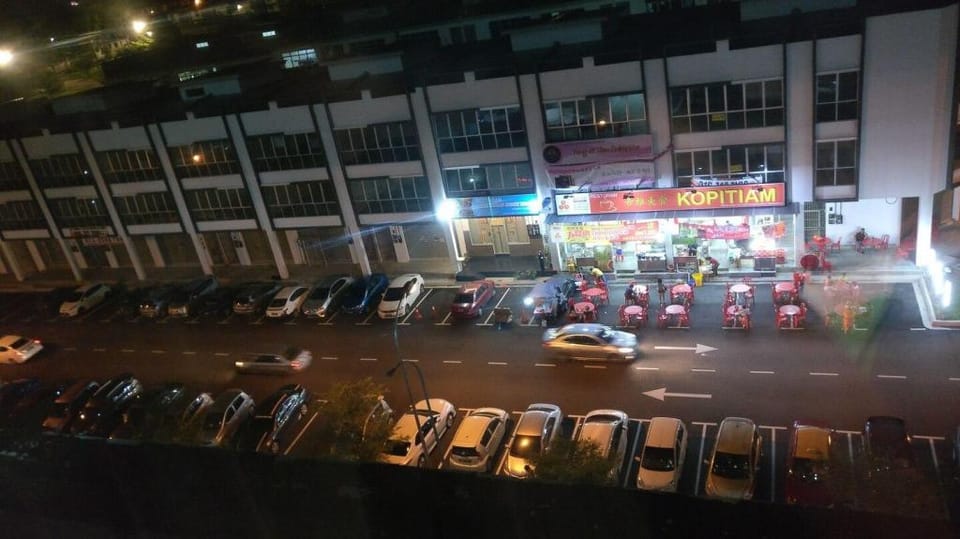 KC#~民宿/Homestay.WIFI, TV Box, Reasonable price Apartment in Johor Bahru