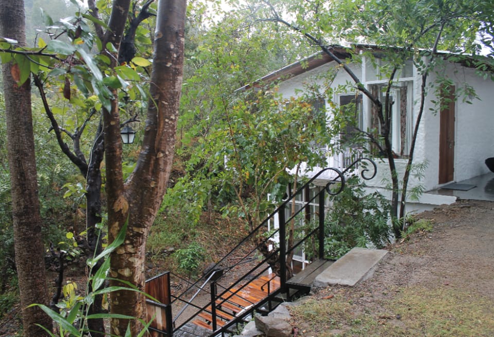 Syat House - By the River, with forested mountains Vacation rental in Uttarakhand