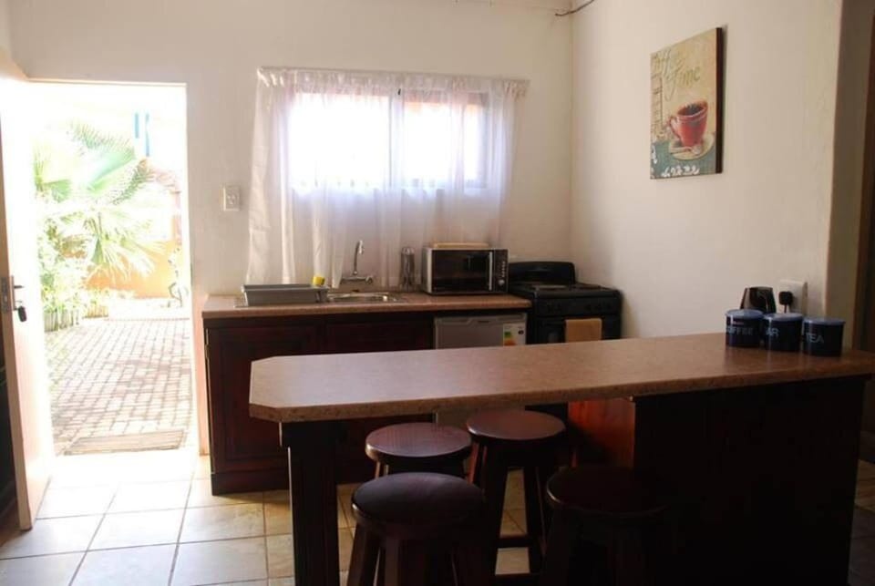 D & H Guesthouse Apt 8 Deluxe Family Unit Apartment in South Africa