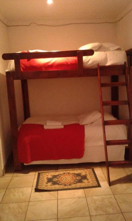 D & H Guesthouse Apt 8 Deluxe Family Unit Apartment in South Africa