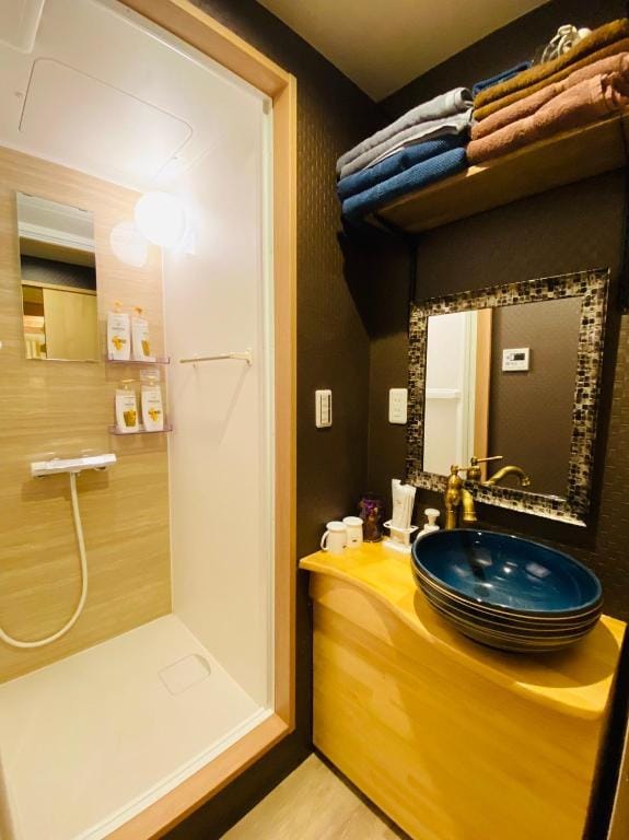 Comfortable home/ 4 BR/ 2 bathrooms/ Tsutenkaku Vacation rental in Osaka