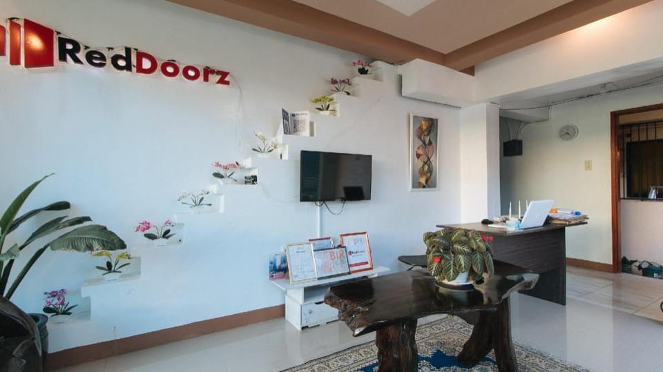 RedDoorz Plus near Municipality of Luisiana Laguna Hotel in Calabarzon