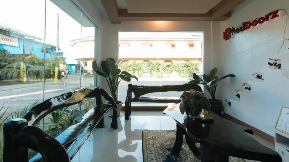 RedDoorz Plus near Municipality of Luisiana Laguna Hotel in Calabarzon