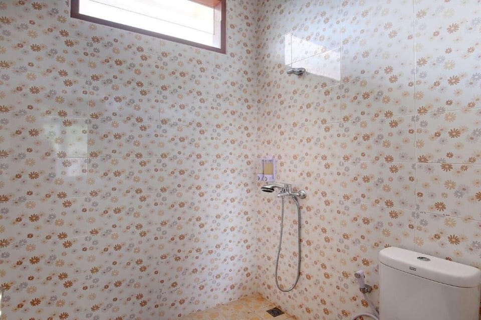 Deluxe Hill View Room at Pitanatri Guest House Apartment in Marga