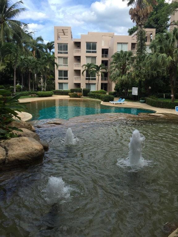 Ban Sansaran condo huahin beachfront Apartment in Nong Kae