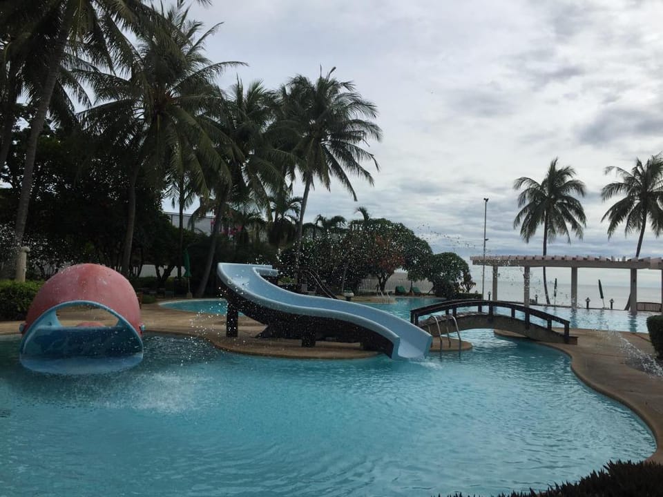 Ban Sansaran condo huahin beachfront Apartment in Nong Kae