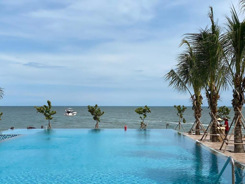 Beach Villa with infinity swimming pool. Vacation rental in Ba Ria - Vung Tau