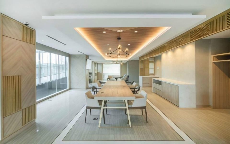 HARRIS Suites Puri Mansion Hotel in Jakarta