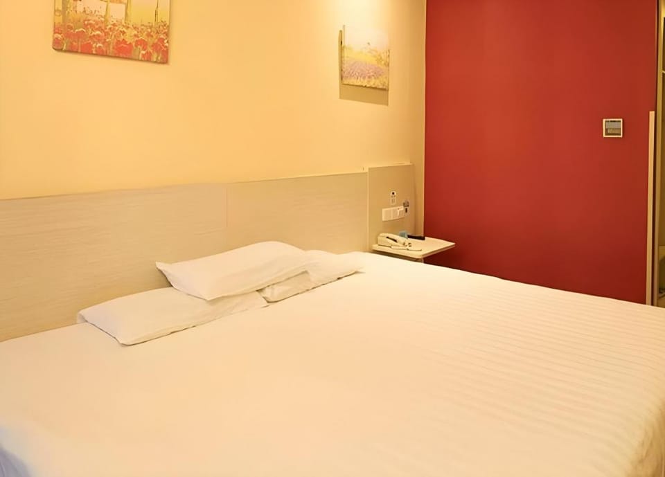 Jun Hotel Jiangsu Suzhou Kunshan Huaqiao Town Zhaofeng Road Metro Station Hotel in Shanghai