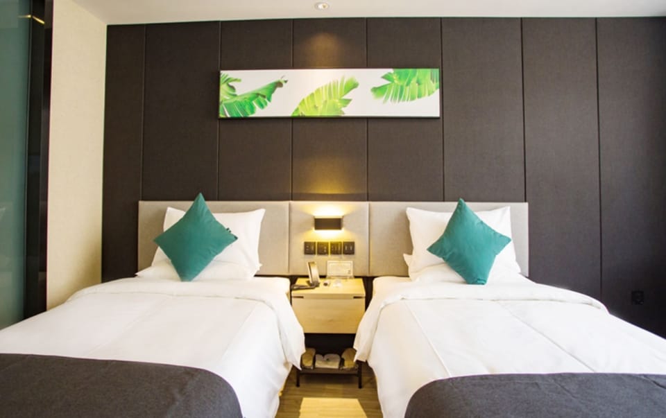 UP and IN Hotel Shanxi Lvliang Fenyang Oriental International City Hotel in China