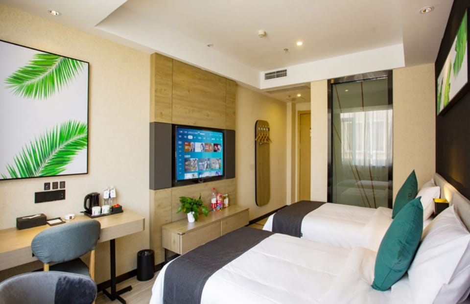 UP and IN Hotel Shanxi Lvliang Fenyang Oriental International City Hotel in China
