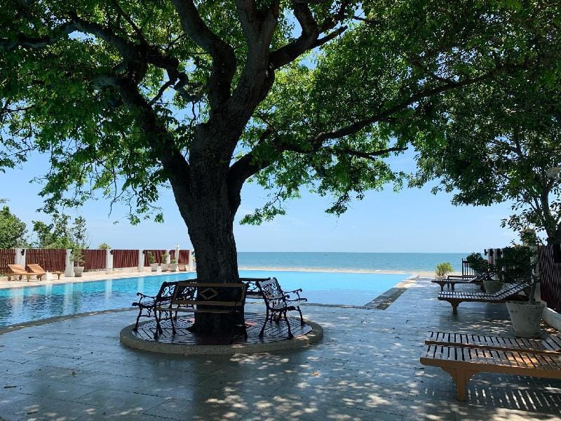 Beachfront Condominium 2 BR @ Baan Suan Rim Sai 8J Apartment in Nong Kae