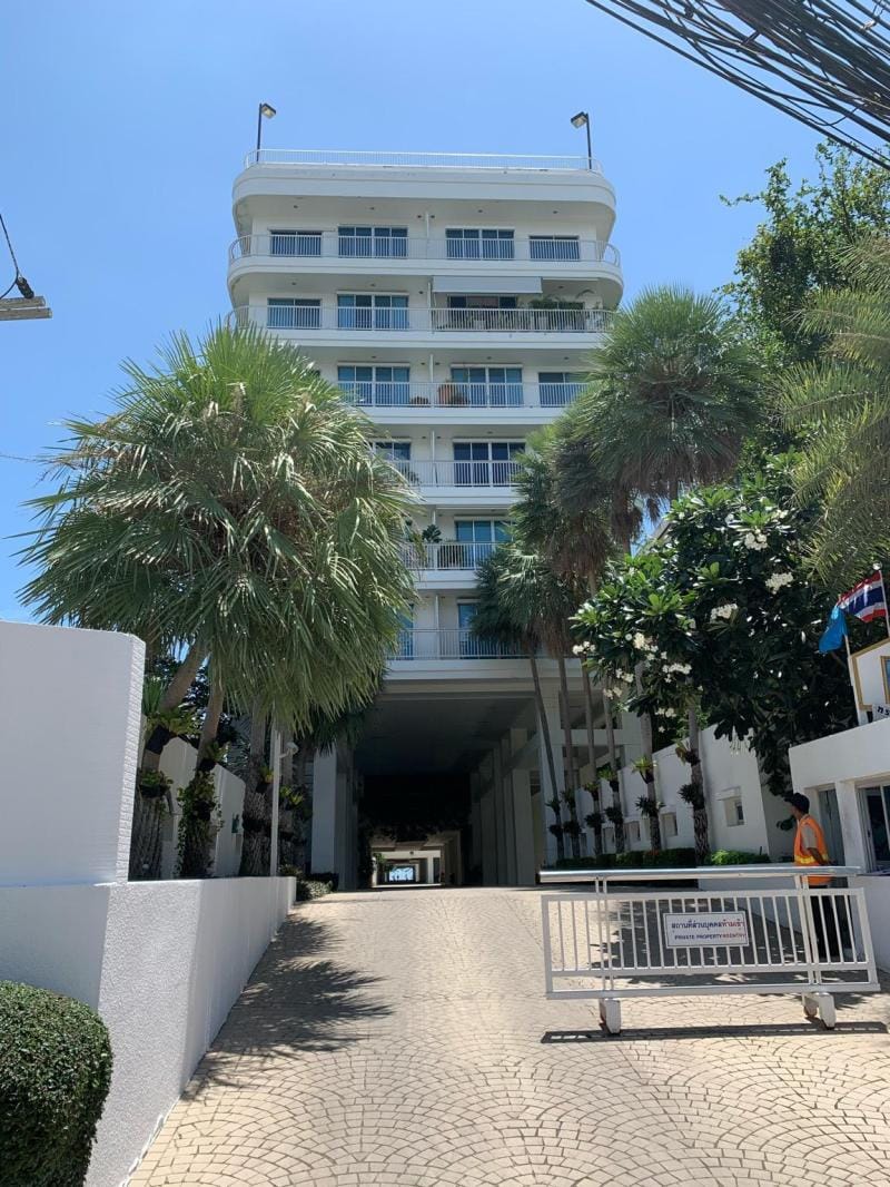 Beachfront Condominium 2 BR @ Baan Suan Rim Sai 8J Apartment in Nong Kae