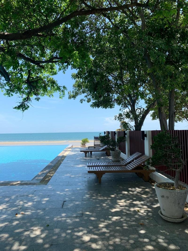 Beachfront Condominium 2 BR @ Baan Suan Rim Sai 8J Apartment in Nong Kae