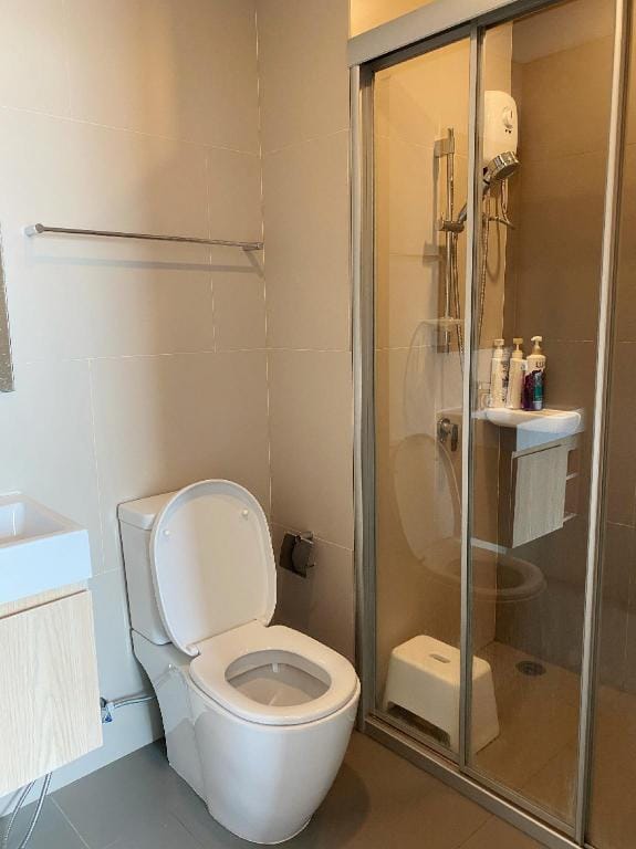Condo คอนโดลุมพินี สวีท เพชรบุรี-มักกะสัน Apartment in Bangkok