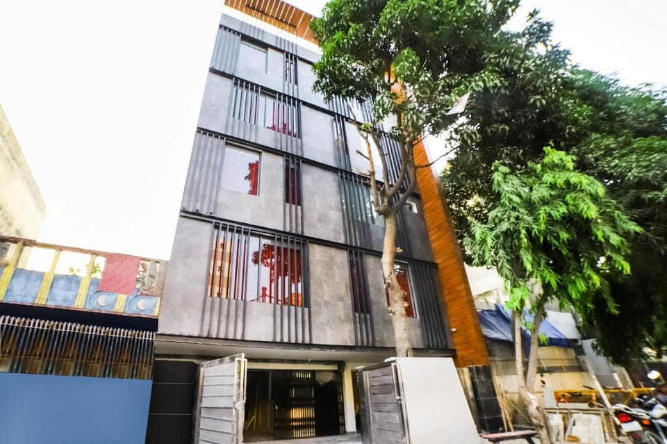 Hotel O Ashirwad home Near Pitampura Hotel in Delhi