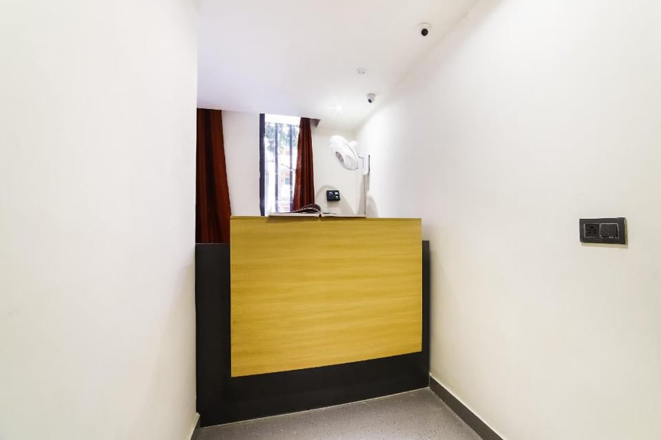 Hotel O Ashirwad home Near Pitampura Hotel in Delhi