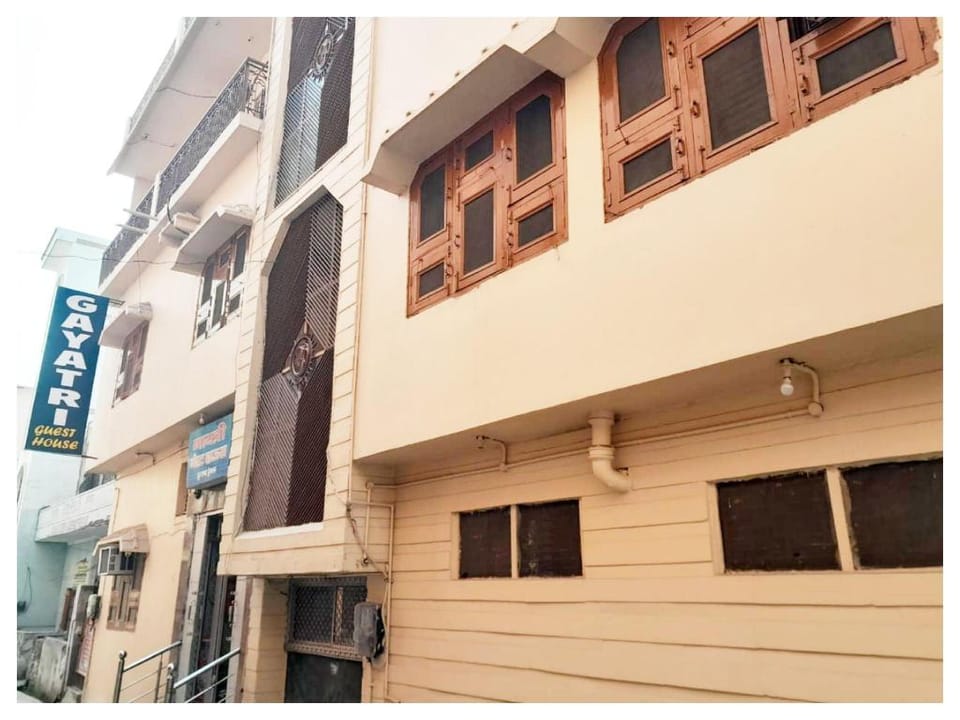 Goroomgo Gayatri Guest House Near Ganga River Haridwar Hotel in Uttarakhand