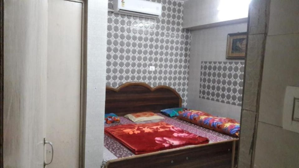 Goroomgo Sai Kripa Guest House Near Har Ki Pauri Haridwar Hotel in Uttarakhand