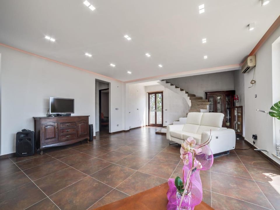 Villa in Nissoria with Private Pool Villa in Sicily