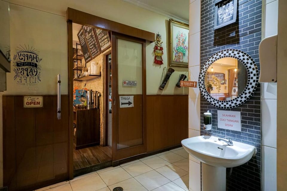 Urbanview Hotel 58 Bintaro by RedDoorz Hotel in South Jakarta City