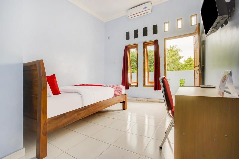 OYO 3982 Azka Homestay Syariah Hotel in Indonesia