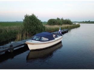 Chalet in Friesland near Alde Feanen Vacation rental in Friesland, Netherlands