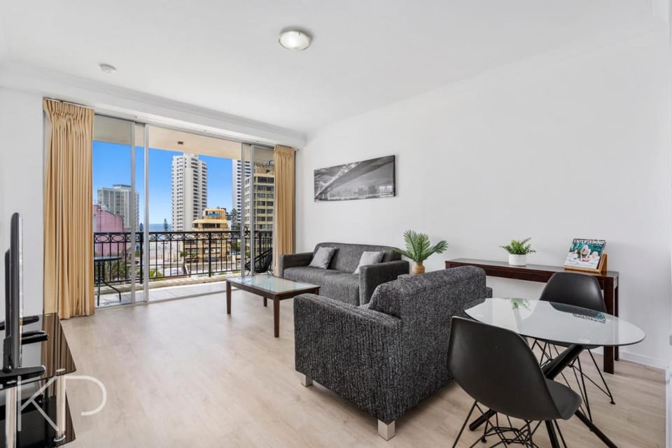 Towers of Chevron - Private Apartments - Hosted by Coastal Letting Co. Apartment in Surfers Paradise