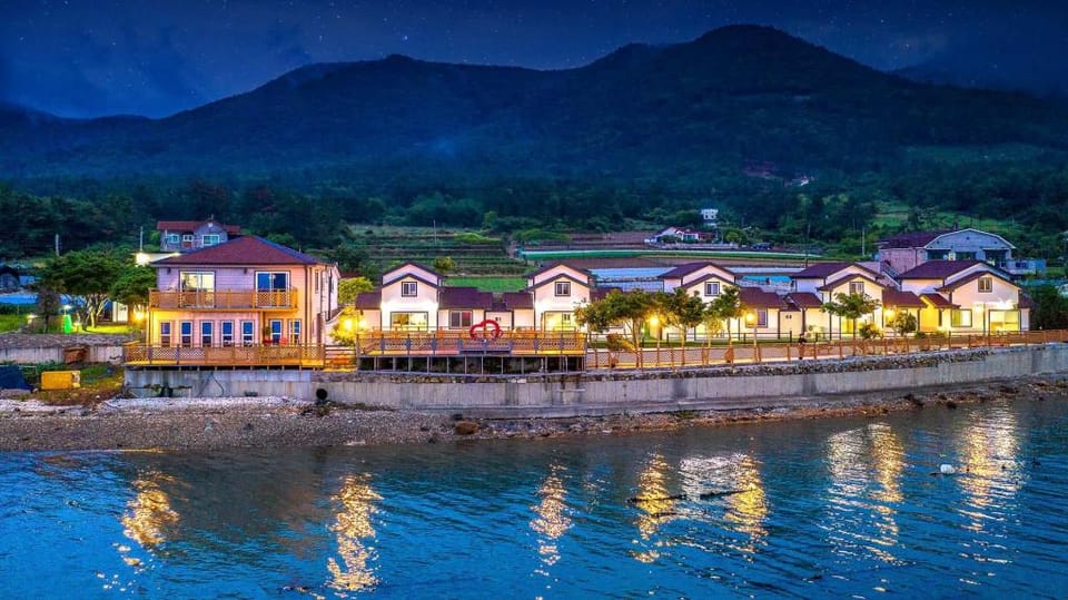 Yeosu Dangdangi Dog Family Pension Gold Bed and Breakfast in South Korea