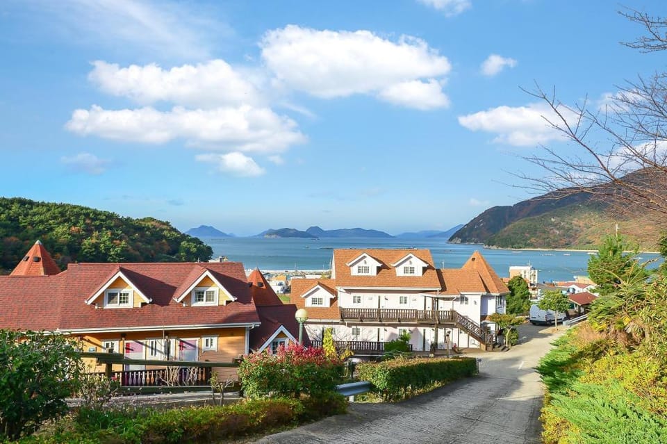 Geoje Gaonara Pension Bed and Breakfast in South Korea