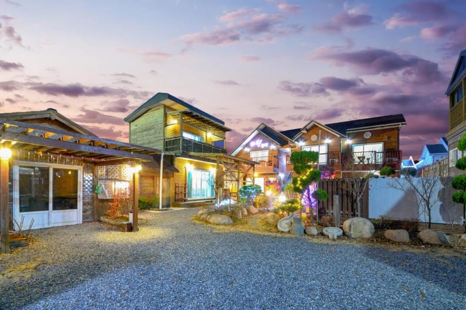 Gyeongju Dahwyang Pension Bed and Breakfast in South Korea