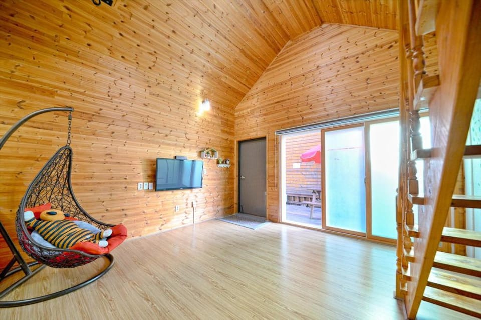Gyeongju Dahwyang Pension Bed and Breakfast in South Korea
