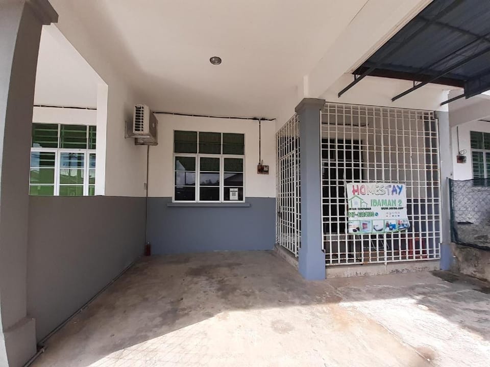 Homestay Bukit Kayu Hitam ✓3 Bedroom #Not Sharing. Vacation rental in Kedah