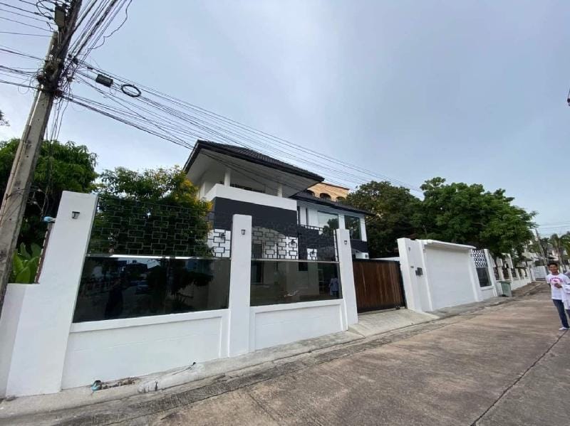 Pattaya pool village house VIP P103 Villa in Pattaya City