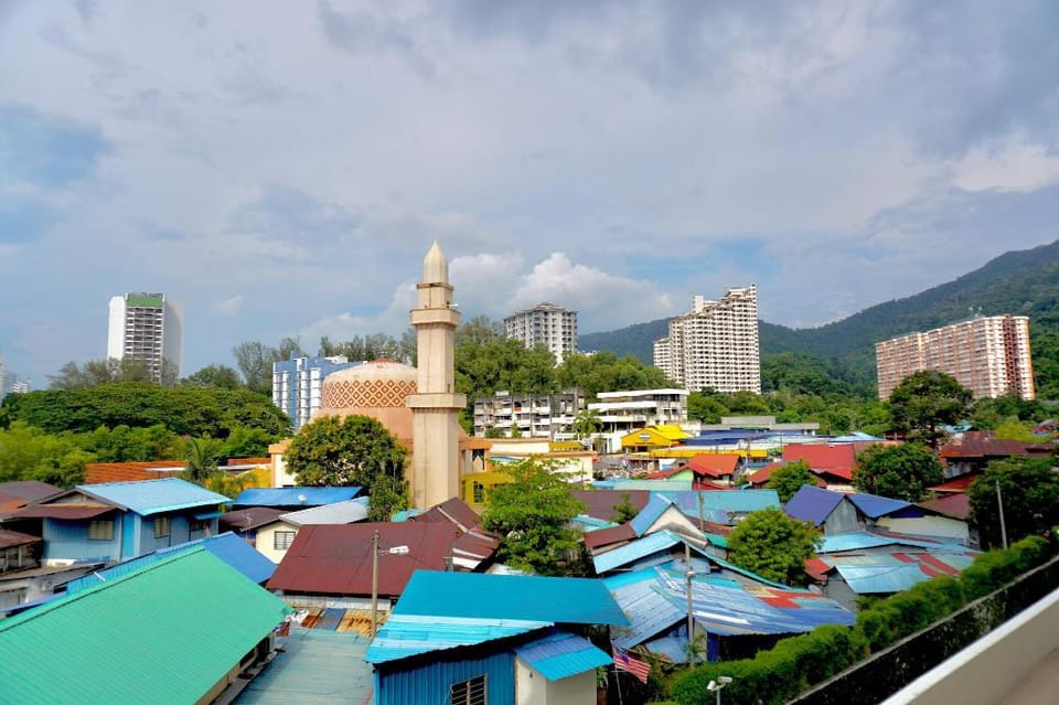 By The Sea by Raymond Homes@Batu Ferringhi  Apartment in Batu Ferringhi, Penang, Malaysia