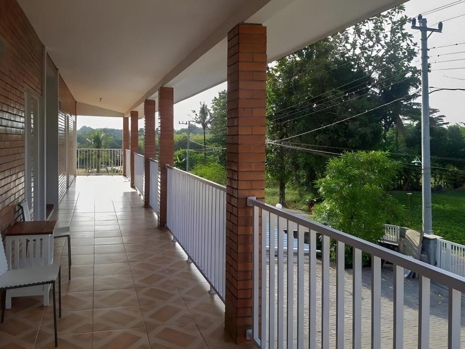 House Acasia Syariah near Universitas Aisyiah Yogyakarta Mitra RedDoorz Hotel in Special Region of Yogyakarta