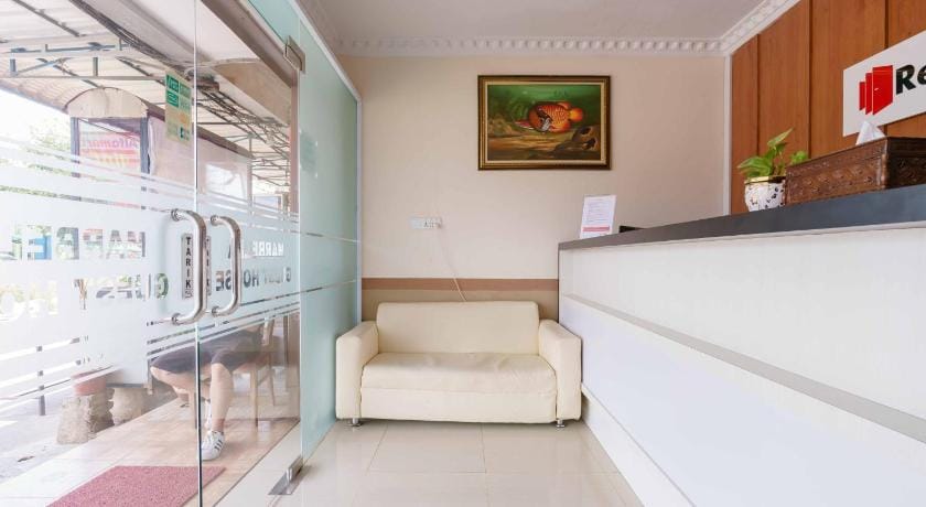 RedDoorz near Plaza Botania 1 Batam Hotel in Riau Islands, Indonesia